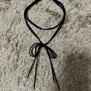 Bow Choker